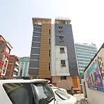 Oyo 4011 Hotel Travellers Inn