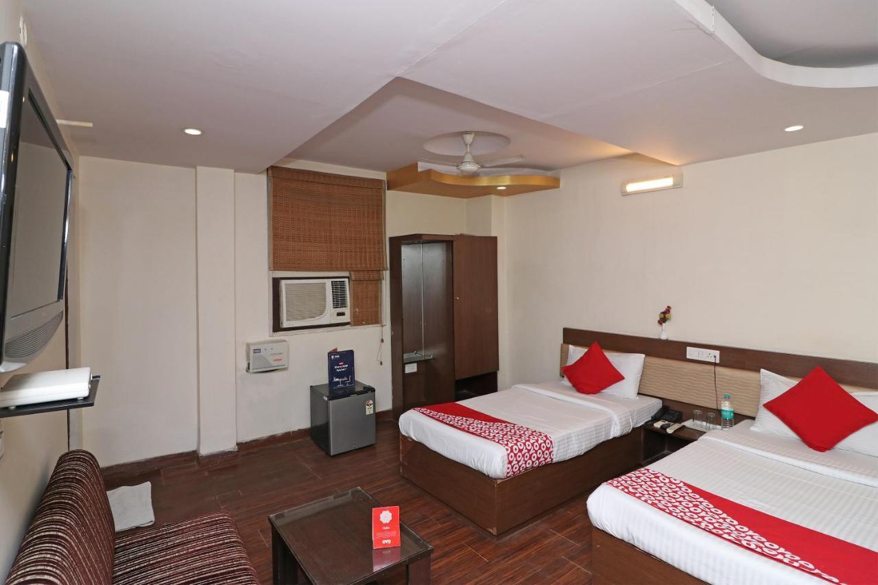 Hotel Oyo 4011 Travellers 2*