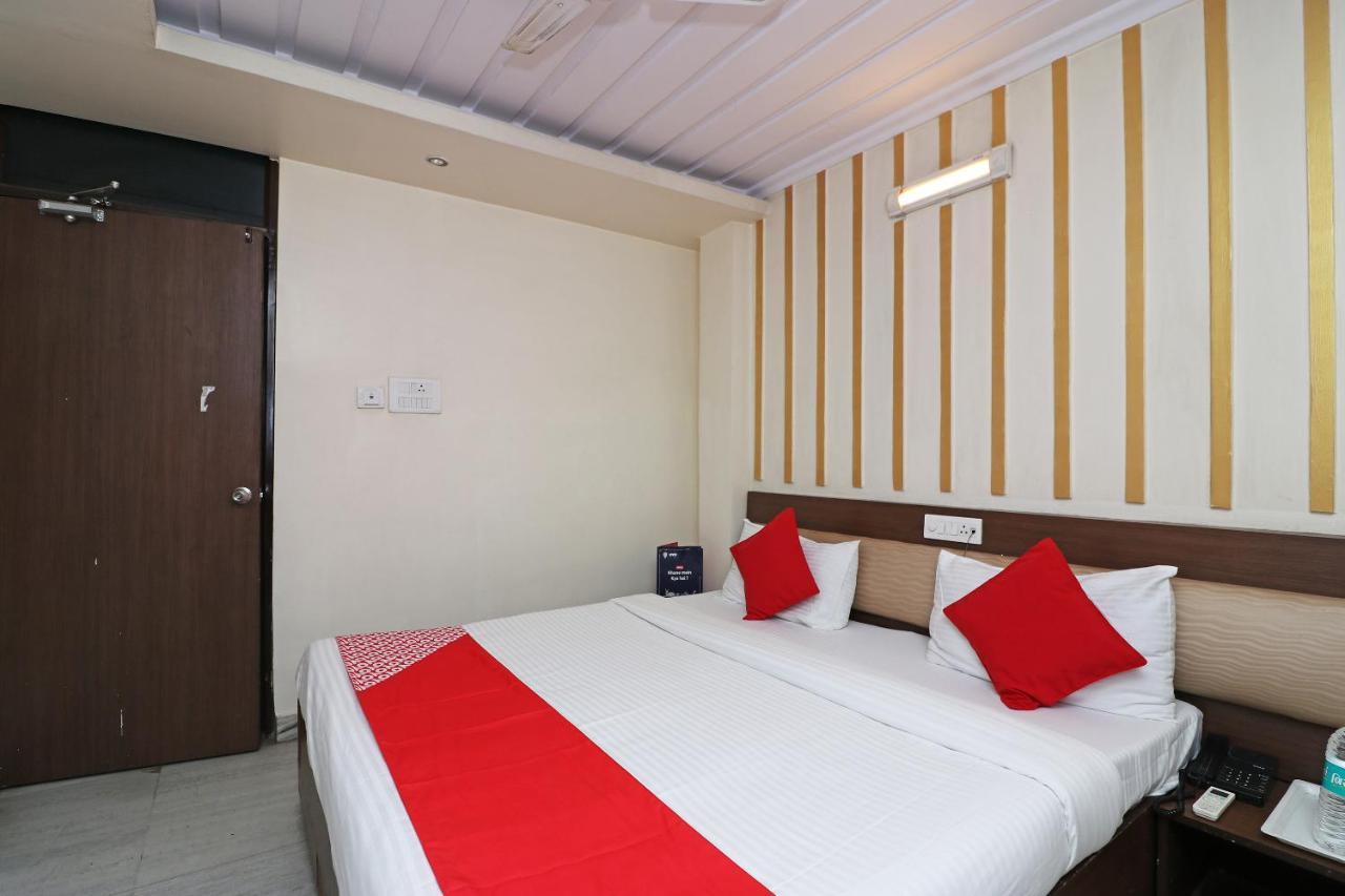 Oyo 4011 Travellers Hotel Lucknow