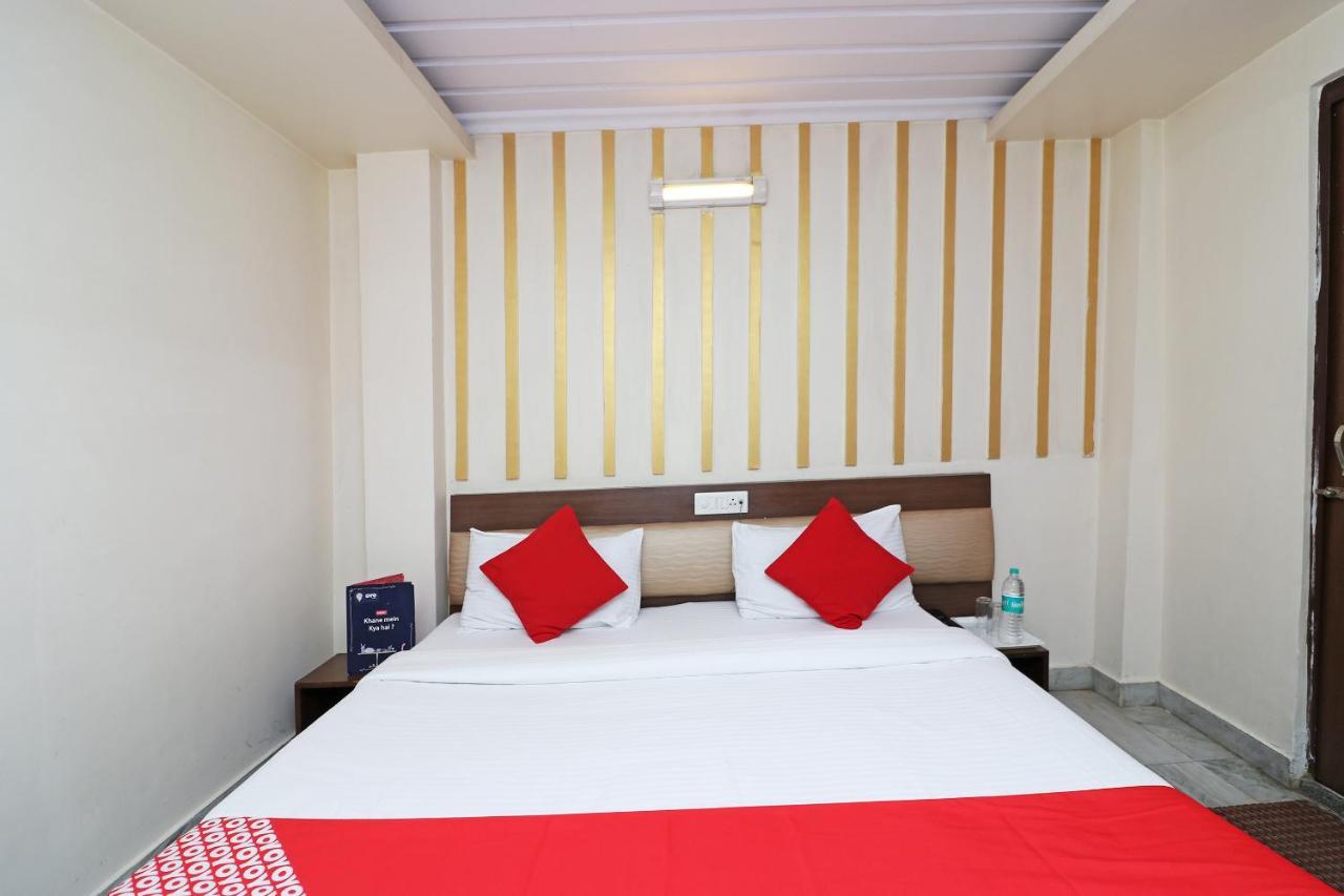 Hotel Oyo 4011 Travellers Lucknow