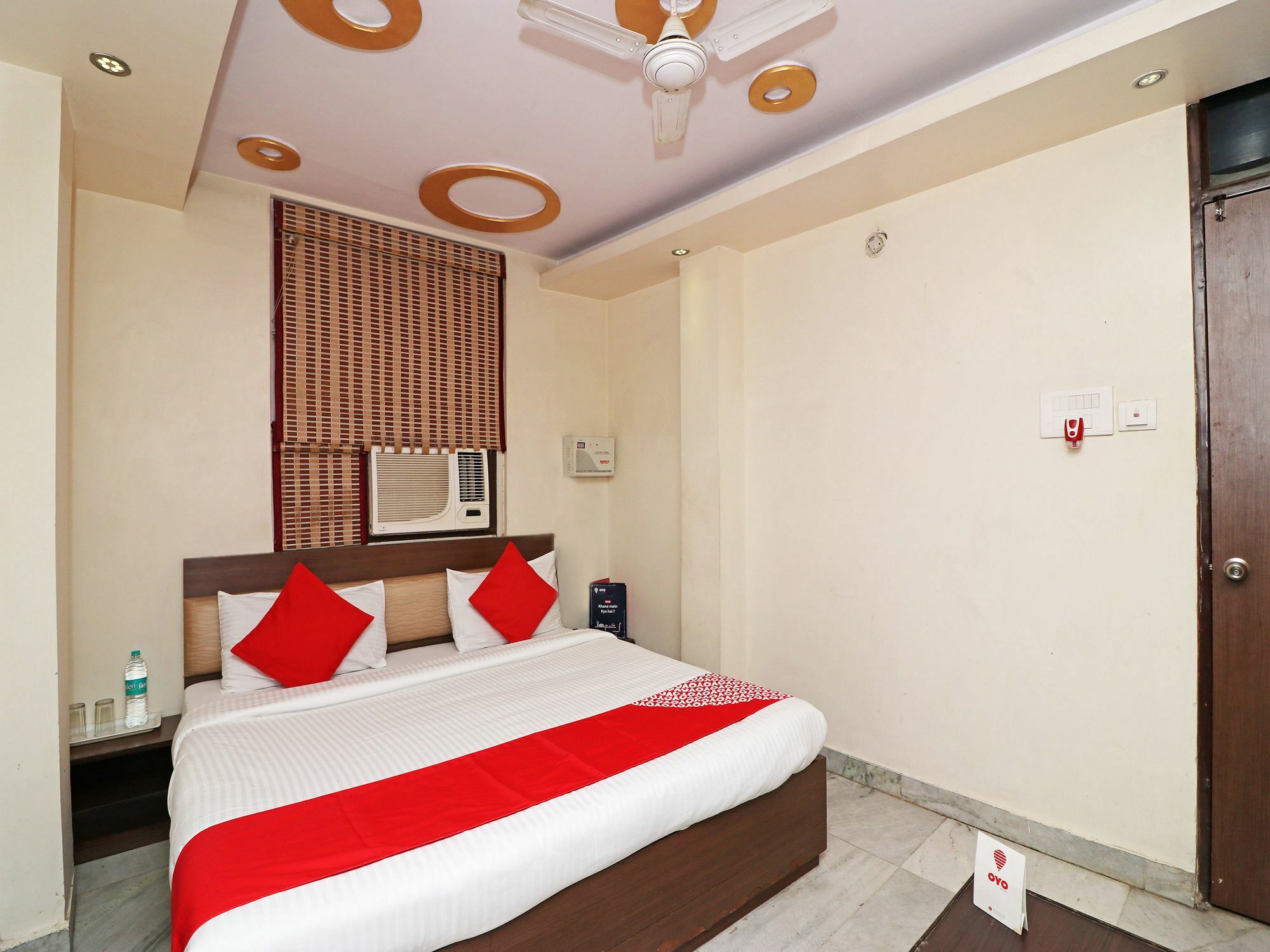 Oyo 4011 Travellers Hotel Lucknow