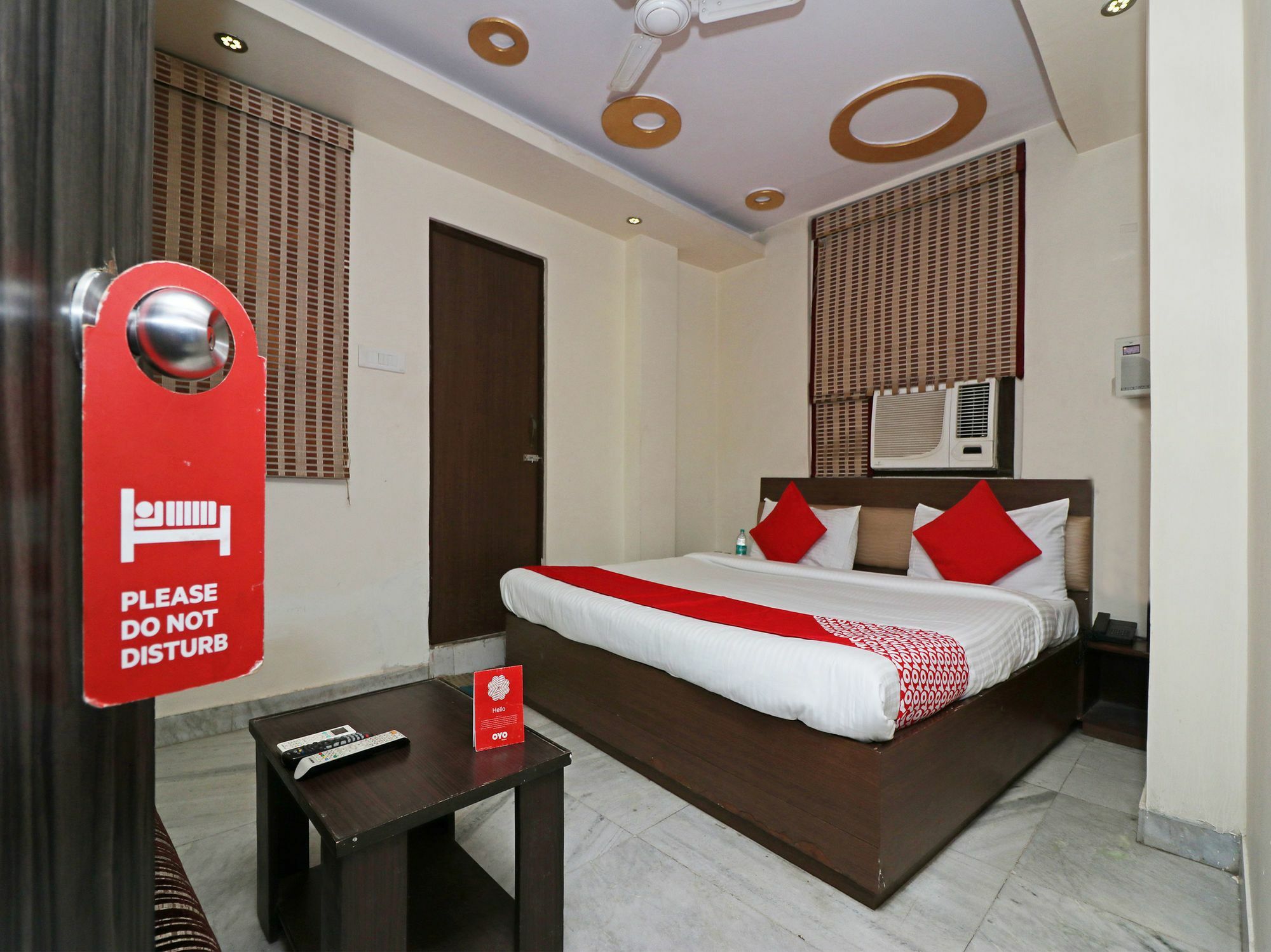 Hotel Oyo 4011 Travellers 2*